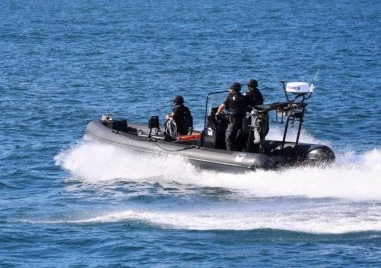 Лодка с 15 мигранти потъна в Средиземно море