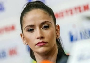 Замериха колата на Невяна Владинова с парчета бетон СНИМКА