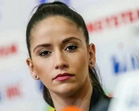Замериха колата на Невяна Владинова с парчета бетон СНИМКА