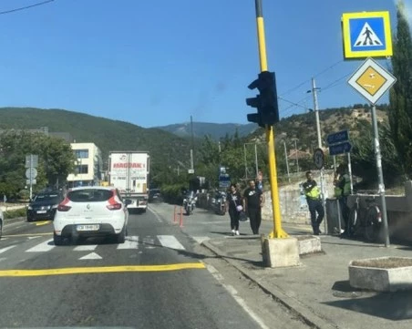Жители на Кресна: В петък и в неделя не излизаме от домовете си