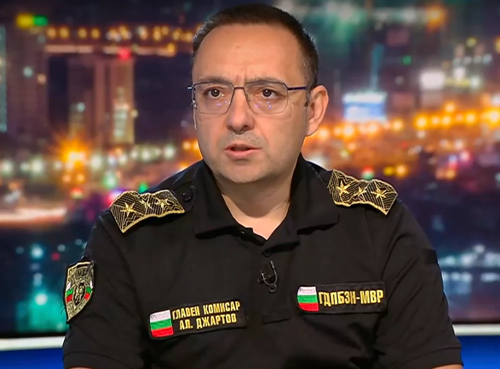 Джартов: Пожарът в Хасковско тръгнал, след като дете решило да чисти треви