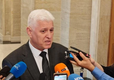 Опозицията поиска имена за „хибридната операция на Иран, Стоянов: Сами да се определят