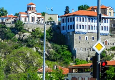 Температурите леко падат днес в Пловдив, следобед са възможни превалявания