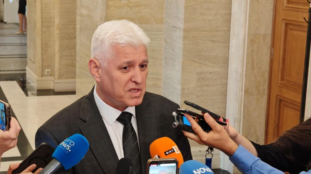 Опозицията поиска имена за „хибридната операция