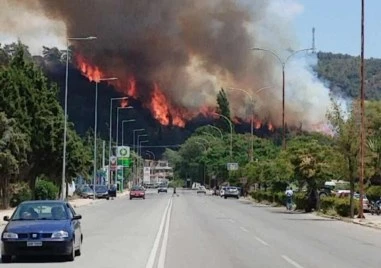 Българска двойка е арестувана за пожара край Кавала - колата им пламнала
