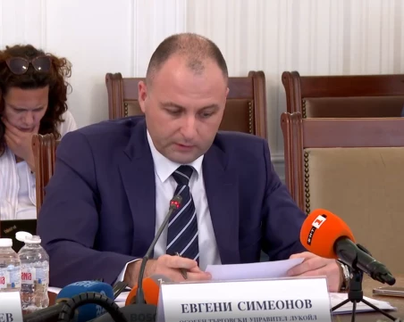 Евгени Симеонов: Няма риск от дефицит на горива, докато 