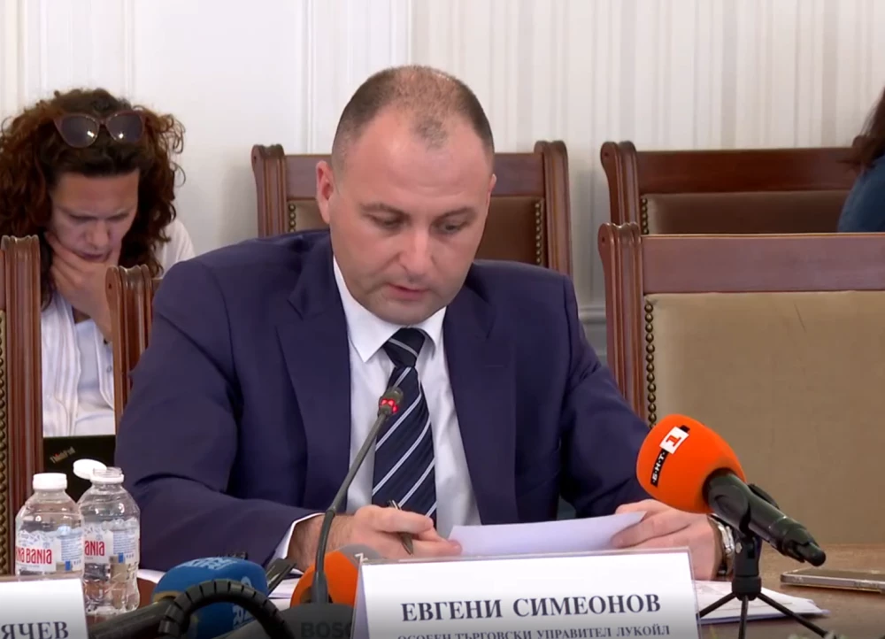 Евгени Симеонов: Няма риск от дефицит на горива, докато 