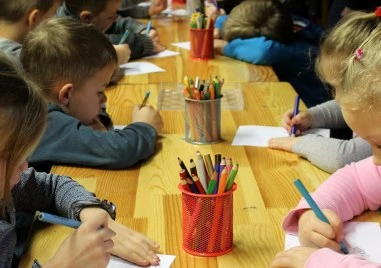 Държавата дава 1 млн. евро за деца без място в градина, сред тях и от Пловдив и „Родопи