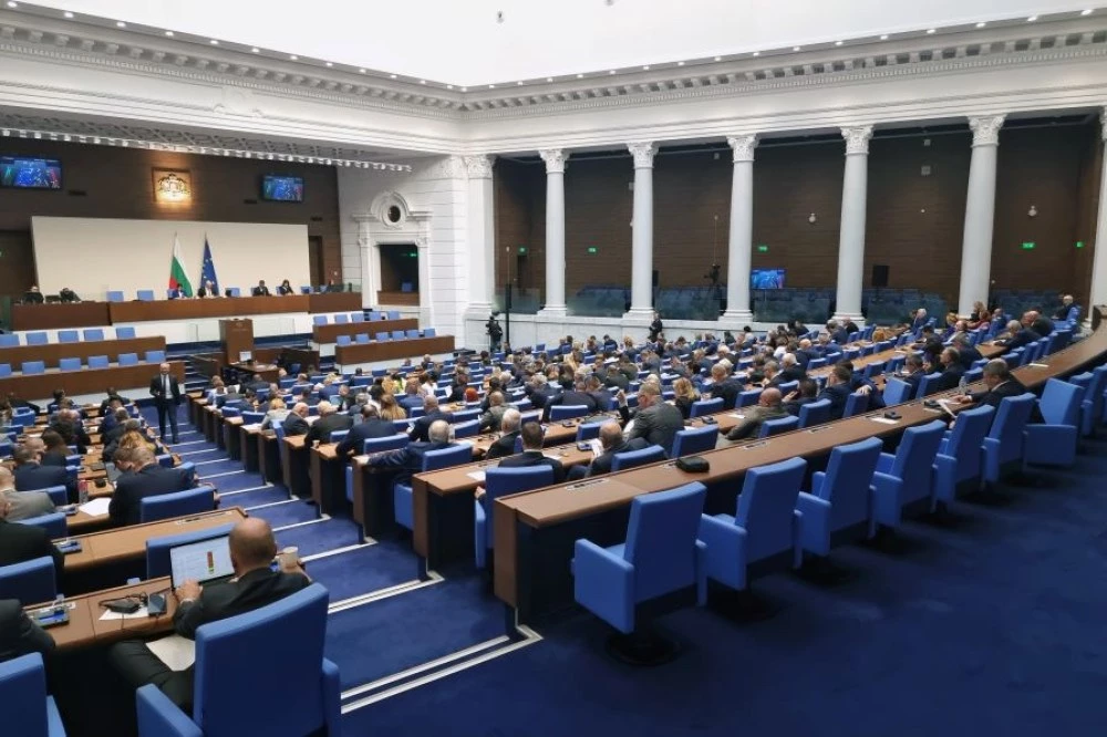 Парламентът обсъжда на първо четене промени в Закона за равнопоставеност на жените и мъжете