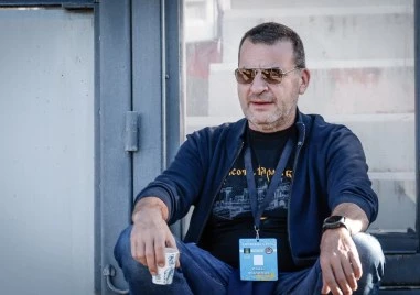 От „няма да пипна акция до президент с ръка и върху акциите: Илиян Филипов вече не е само „благодетел