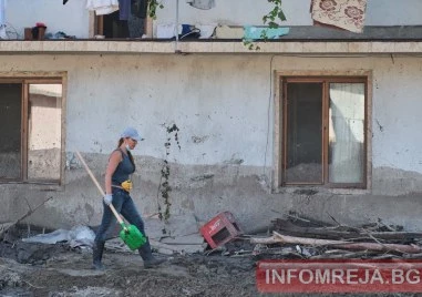 Специална зона за журналисти в Струмяни. Да не би да сме в Белия дом?