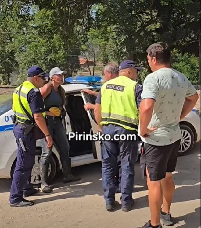 Журналист и доброволец беше задържана при посещението на Румен Радев в Струмяни