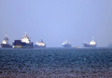 400 кораба и 6000 моряци остават блокирани в Персийския залив