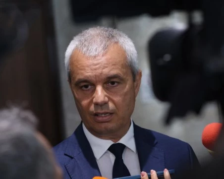 ВАС окончателно осъди Костадин Костадинов за дискриминация и проповядване на омраза срещу Соломон Паси
