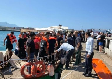 Расте броя на жертвите от потъналия кораб край Кипър, десетки са в неизвестност СНИМКИ