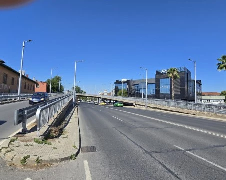 Поставят първата табела на Бетонния мост „Тодор Александров