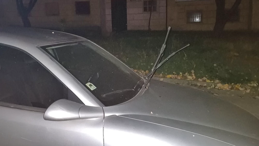 След вдигната чистачка: Стара съседска вражда прерасна в бой и заплахи в Асеновград