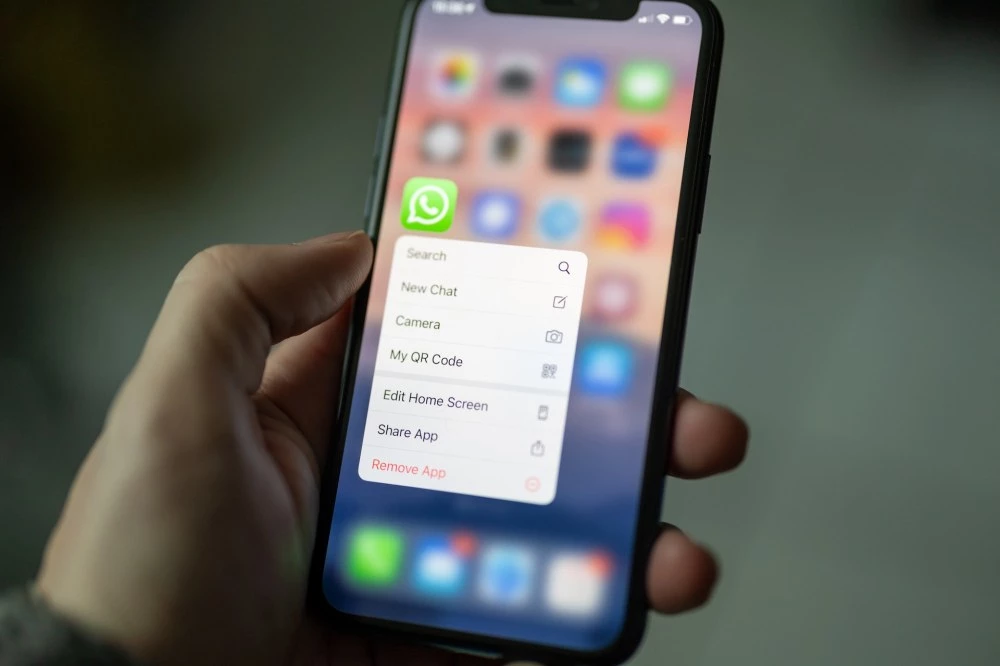 Таен чат в WhatsApp движил стотици милиони евро за престъпност и екстремизъм