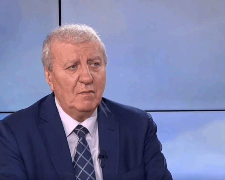Александър Томов се кандидатира за президент