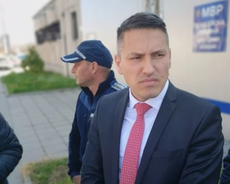 Мостът обединява хората: Поставят табела с новото име „Тодор Александров