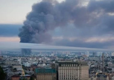 Четирима загинаха и 15 са ранени при поредна масирана атака срещу Киев