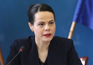 Здравният министър: Получих сигнал за влияние на доц. Кунчев върху поръчката за комарите