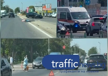 Тежка катастрофа на изхода на Пловдив, една от колите помля пътенн знак и е върху тротоар ВИДЕО
