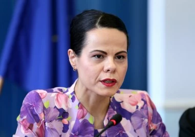 Депутатите изслушват здравния министър Катя Ивкова заради спорни реформи и оставки