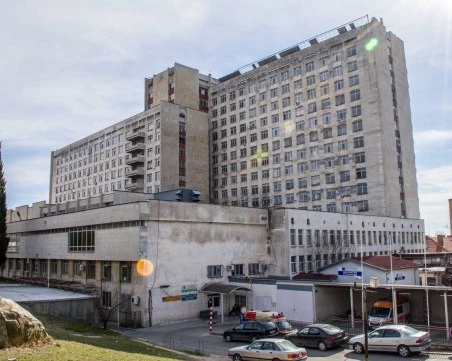 Пациент бе открит мъртъв на пейка в коридора на болница в Стара Загора