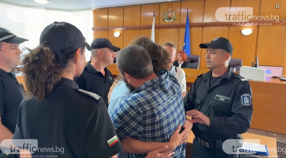 Оставиха в ареста 15-годишния Християн за убийството на Младежкия хълм, той се разплака в залата