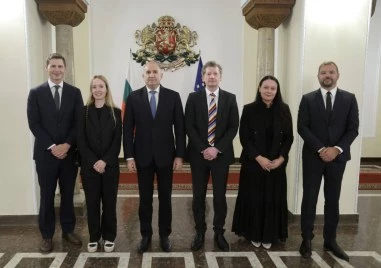 Радев проведе среща за постигнатия от България напредък за излизане от сивия списък за пране на пари