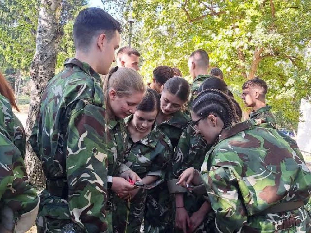 Военна подготовка в училище: На какво се учат децата?