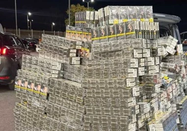 Над 125 000 къса контрабандни цигари в куфари откриха на „Капитан Андреево СНИМКИ