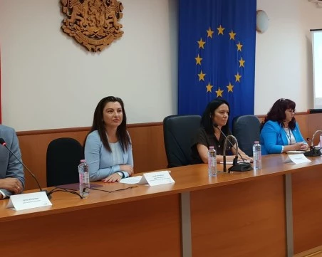 Експерти: Институциите, децата и родителите трябва да работят заедно за ефективна превенция на насилието
