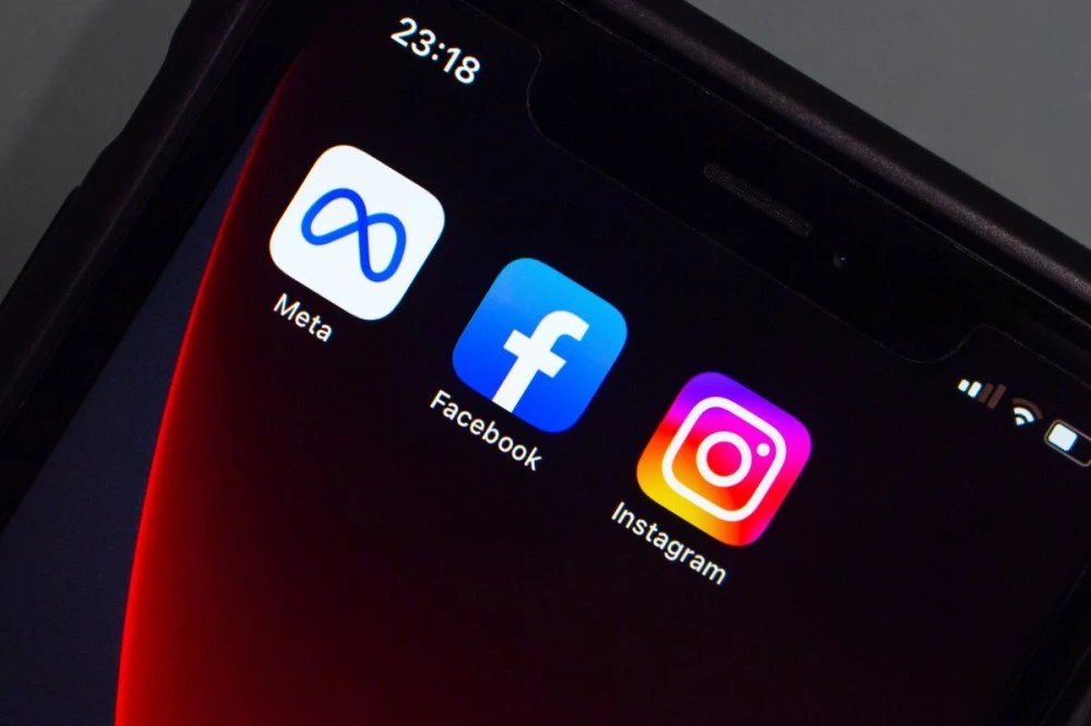 Meta ограничава тийнейджърите до два часа дневно във Facebook и Instagram