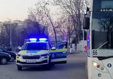 Паника в пловдивски автобус: „Зомби на фентанил припадна между седалките, пушил с приятел