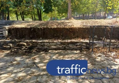 Голяма ВиК авария остави квартал в Асеновград без вода, разруши и подпорна стена