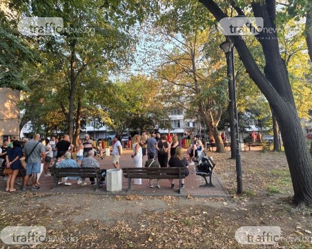 Протест срещу багерите: Пловдивчани казаха НЕ на строителство между двете детски площадки на Марица Юг