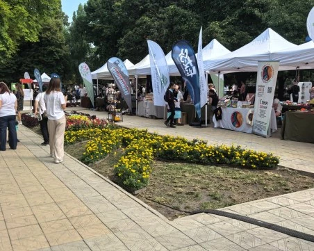 Със зелени идеи, забавления и благородна кауза Re:Bazaar отново завладя район „Южен