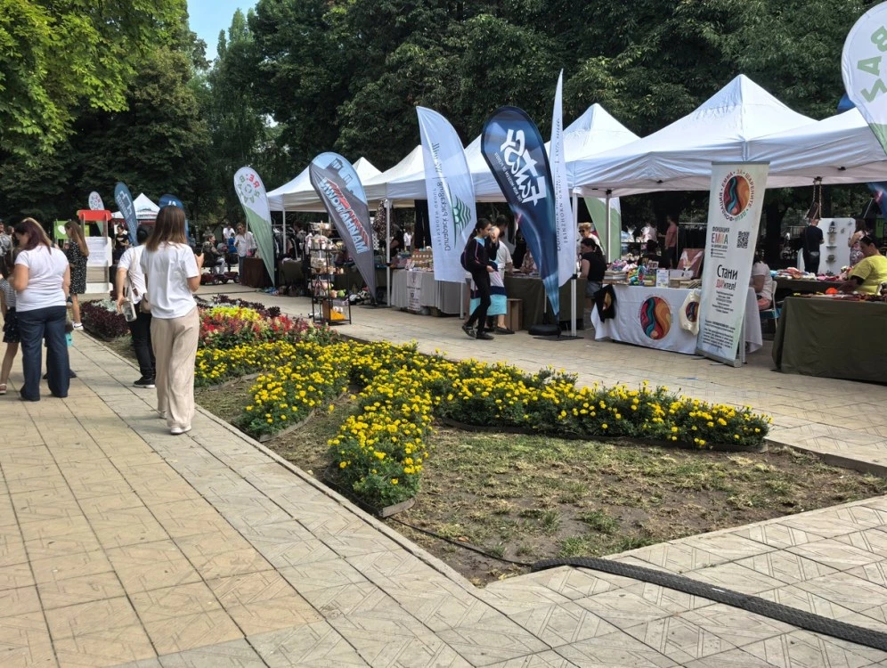 Със зелени идеи, забавления и благородна кауза Re:Bazaar отново завладя район „Южен