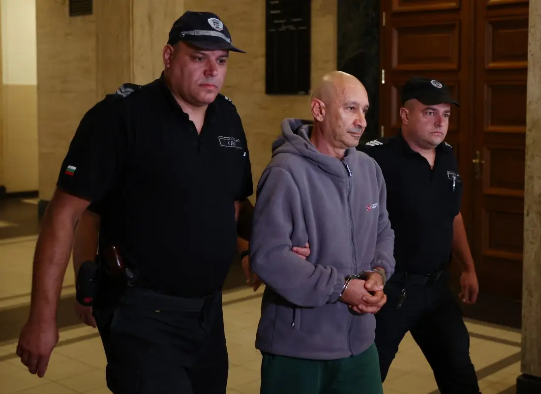 Оставиха в ареста обвиняемия за палежите на автомобили в София на 9 септември