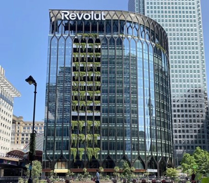 Масов теч на данни от Revolut - компанията измамена от мнима държавна институция