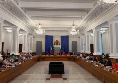 Държава и синдикати против децата над 16 г. да започват работа само с уведомление