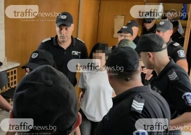 Въпреки молбите 16-годишната Виктория - част от групата на Младежкия хълм, остава в ареста