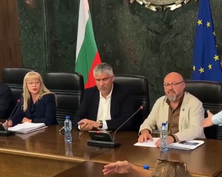 Брифинга на Прокуратурата за Петрохан-Оклчица започна със скандал, обвинението: Няма чужда намеса в смъртта им