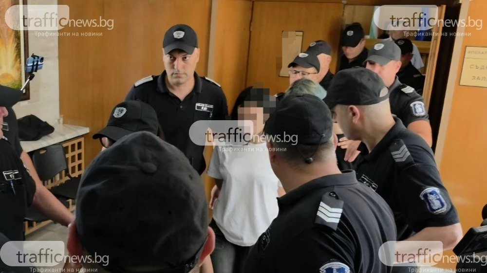 Въпреки молбите 16-годишната Виктория - част от групата на Младежкия хълм, остава в ареста