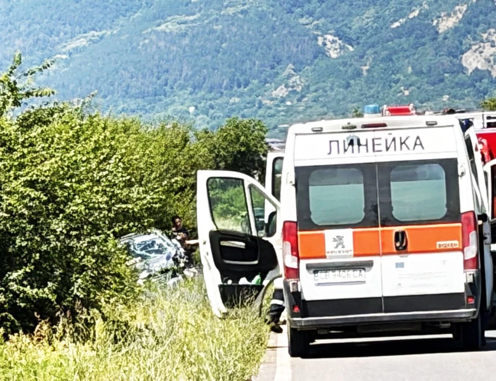 Тежка кататрофа край Сливен, двама са загинали