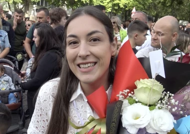 „Вълнението е огромно: Първият звънец в СУ „Св. св. Кирил и Методий ВИДЕО