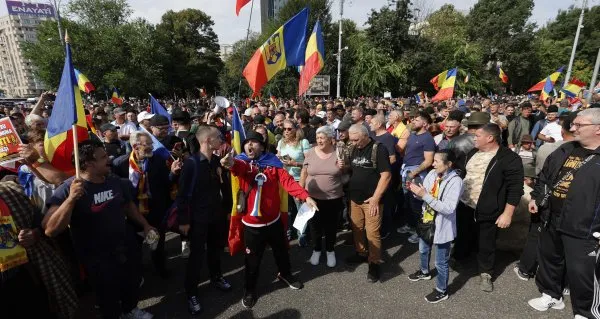 Протестиращи фермери се биха с полицията в Букурещ
