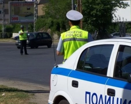 Таксиметров шофьор, бивш полицай, е задържан след скандал на пътя в Пловдив